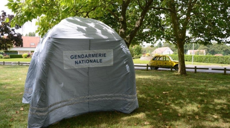 Tente barnum gonflable fabriquée pour la Gendarmerie Nationale