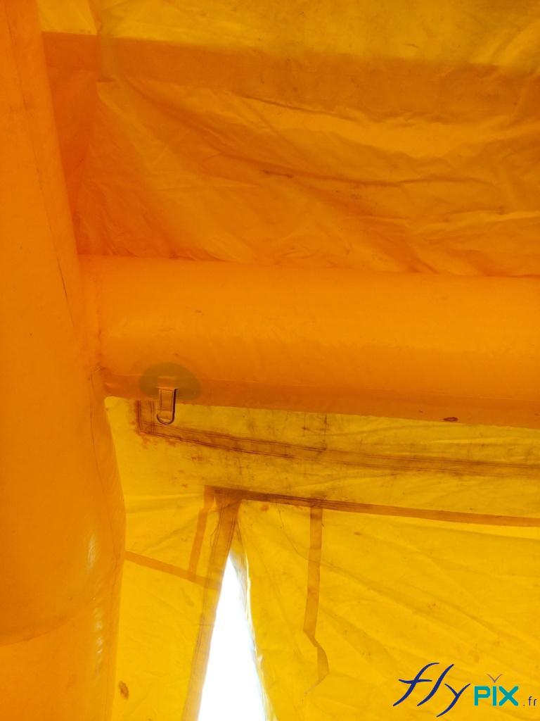 Enveloppe PVC 0.6 mm simple peau et soudée, pour une étanchéité parfaite.