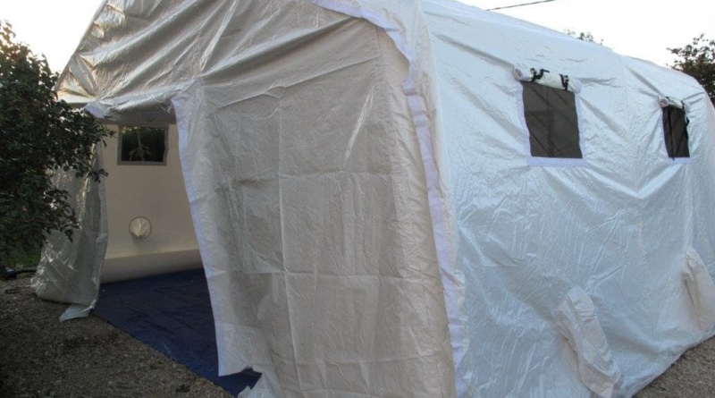 Tente médicale et de premiers soins, avec des boudins d'armatures air captif, gonflé avec pompe.