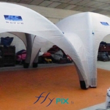 Les tente igloo gonflables médicales peuvent être assemblées ensembles 2 tentes igloo gonflable barnum assemblées ensemble, pour drive test Covid19/Coronavirus