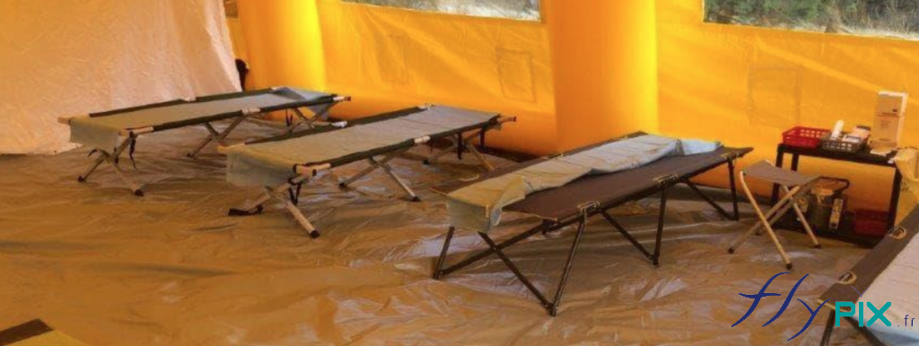 , Lot de lits picots pour adultes, Tente PMA (Poste Médical Avancé) – Tente militaire – Corps d'état Des lits picots pour adultes pour tentes PMA, ou postes de secours.