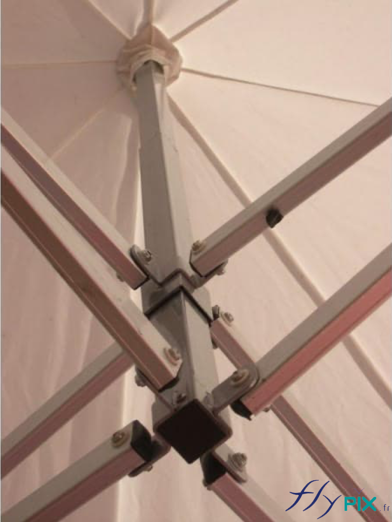 Les armatures métalliques des tentes PMA pliable sont très robustes et solides. Les armatures métalliques des tentes PMA pliable sont très robustes et solides.