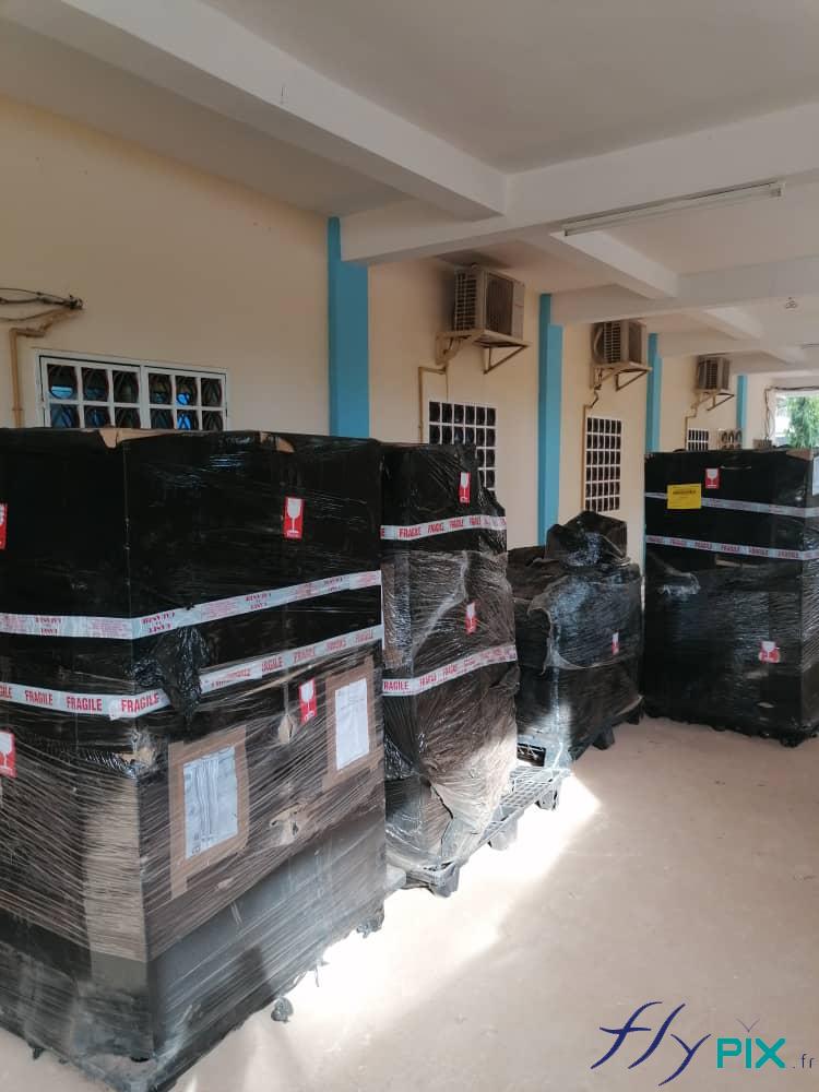 Livraison des tentes médicales PMA, au Niger, en Afrique, auprès de la Protection Civile