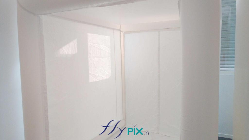 Tente PMA médicale gonflable en forme de cube air captif: vue intérieure Tente PMA médicale gonflable en forme de cube air captif: vue intérieure