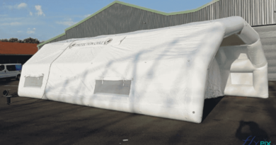 Qté 1 kit tente PMA air captif L = 10 m x l = 6 m x H = 2.75 m, PVC 0,6 mm simple peau, bâche au sol, pompe, 6 lestages, régulateur de pression