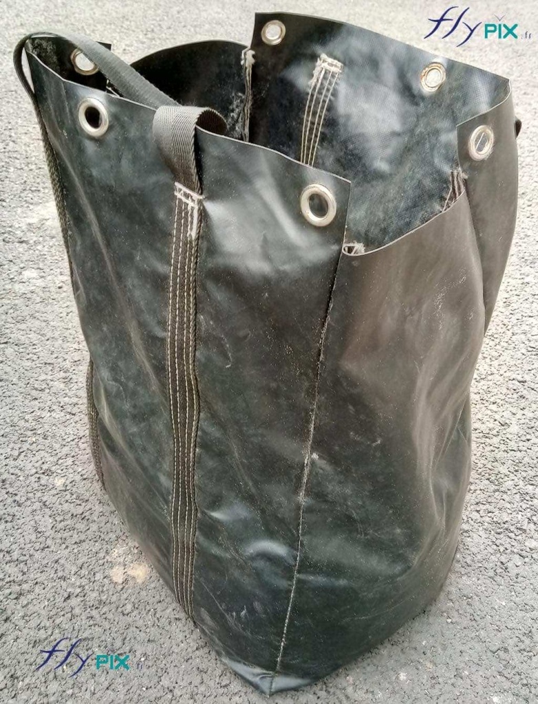 Sac de lestage à remplir de sable, fabriqués sur mesure par nos soins, pour la stabilité, la tenue, le maintient de la structure gonflable, par rapport aux vents.
