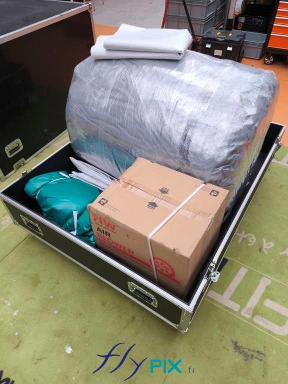 Caisson flycase de rangement très solide et très robuste, fabriqué sur mesure par nos soins, avec des renforts et à roulette, pour ranger et protéger l'abri gonflable pendant les futurs transports.